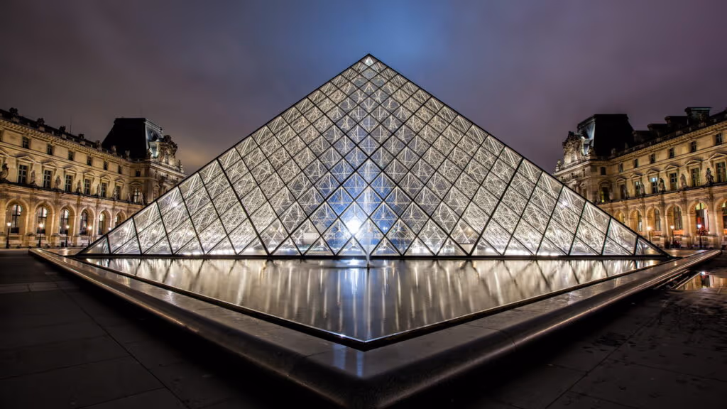 Retrospectiva: o dia em que o Louvre foi alvo do roubo mais ousado da história