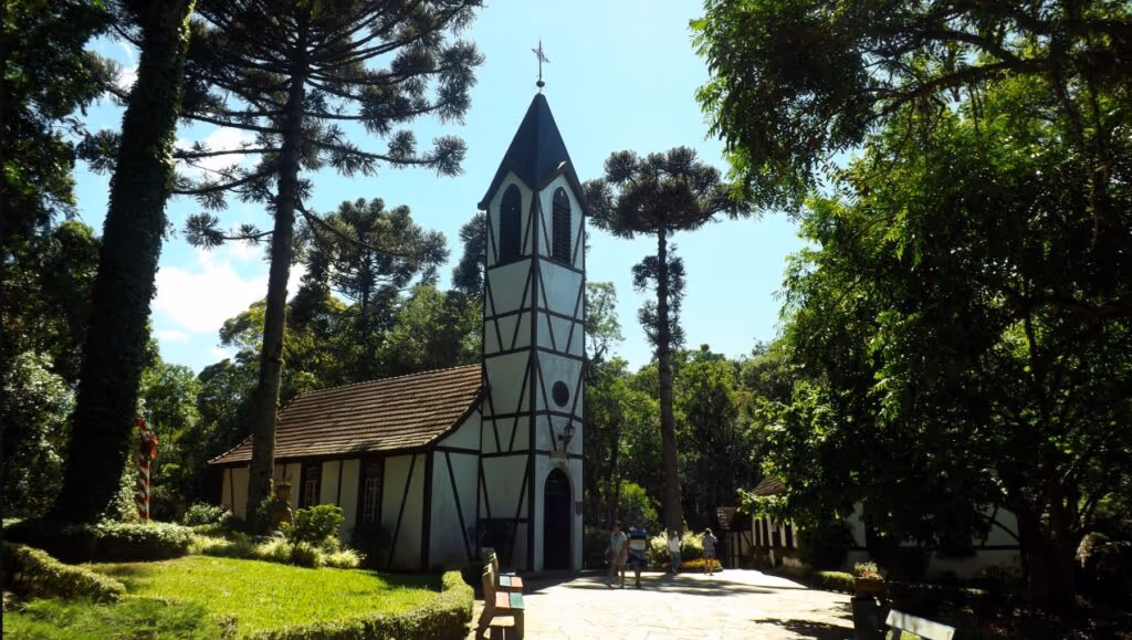 Essa cidade tem jardins perfeitos e um clima delicioso que refresca a alma