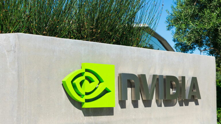 Nvidia tem receita recorde e reforça aposta de que IA não é bolha