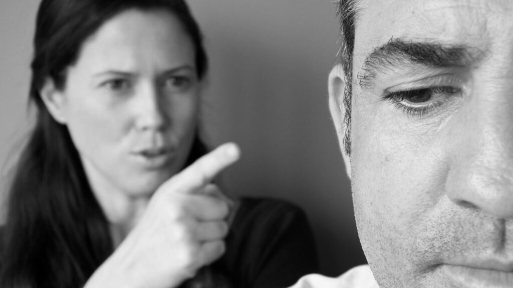 O que significa quando uma pessoa sempre se cala para evitar conflitos, segundo a psicologia