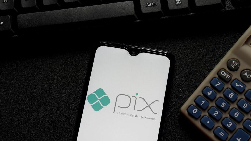 Alerta importante para quem realiza transação via PIX no celular