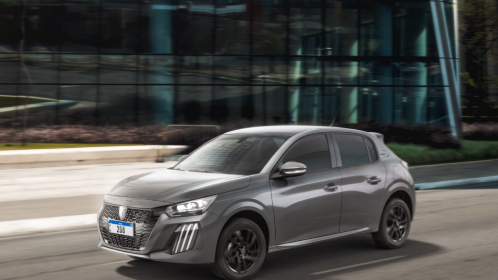 Peugeot lança o primeiro GTi elétrico da história no Brasil