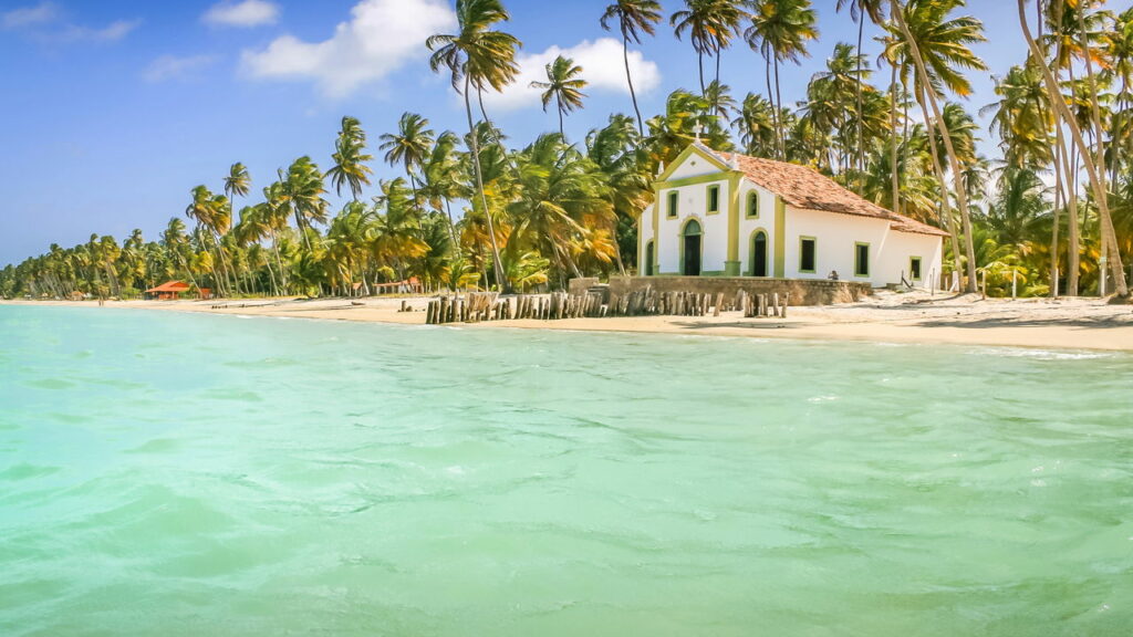 Cinco praias secretas do Brasil que vão te fazer esquecer o resto do mundo