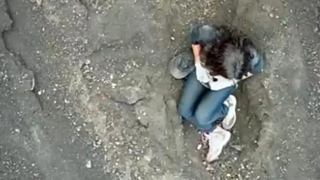 Morre a brasileira que caiu em trilha de vulcão na Indonésia