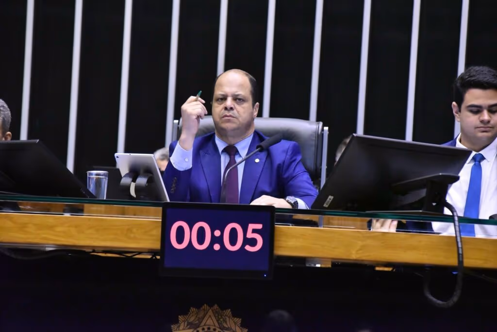 Deputado cria PEC para evitar confisco em precatórios de baixo valor