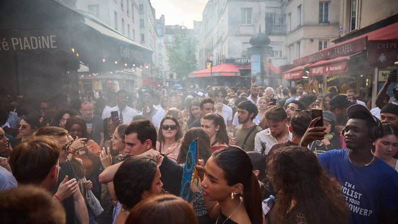 Pessoas relatam ter sido picadas com agulhas em festival na França