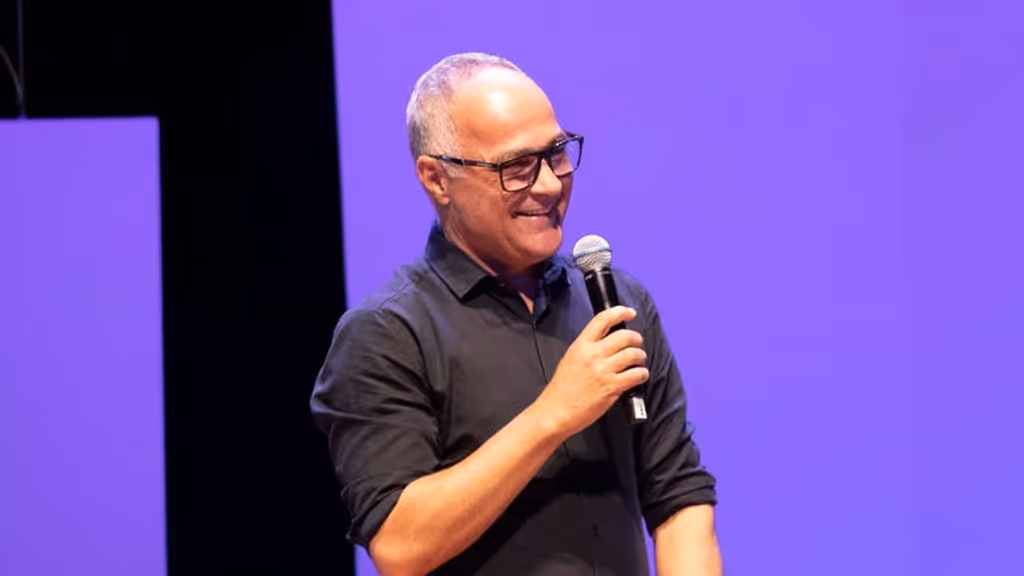 Amauri Soares manipula ibope da Globo e volta atrás após ser desmentido