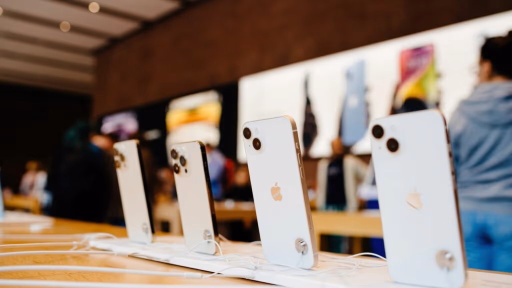 Apple volta a tomar a venda de smartphones na China
