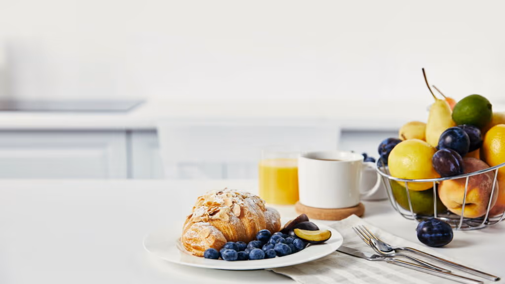 Como variar o café da manhã da semana com ingredientes simples