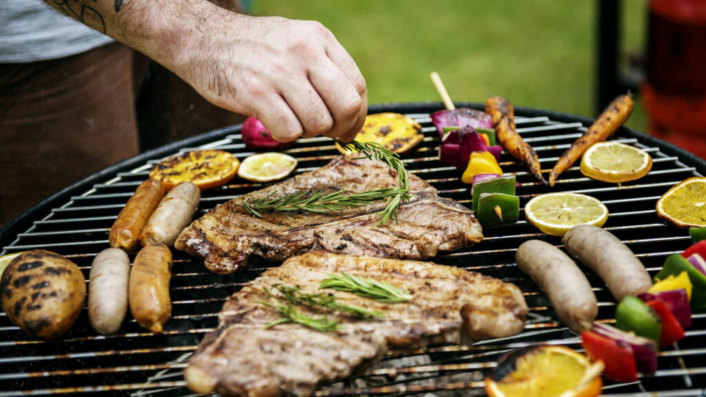 Dicas para montar um churrasco completo usando carnes de segunda