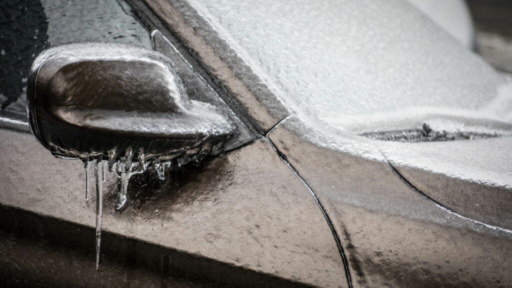 Dicas para desatolar seu carro com segurança