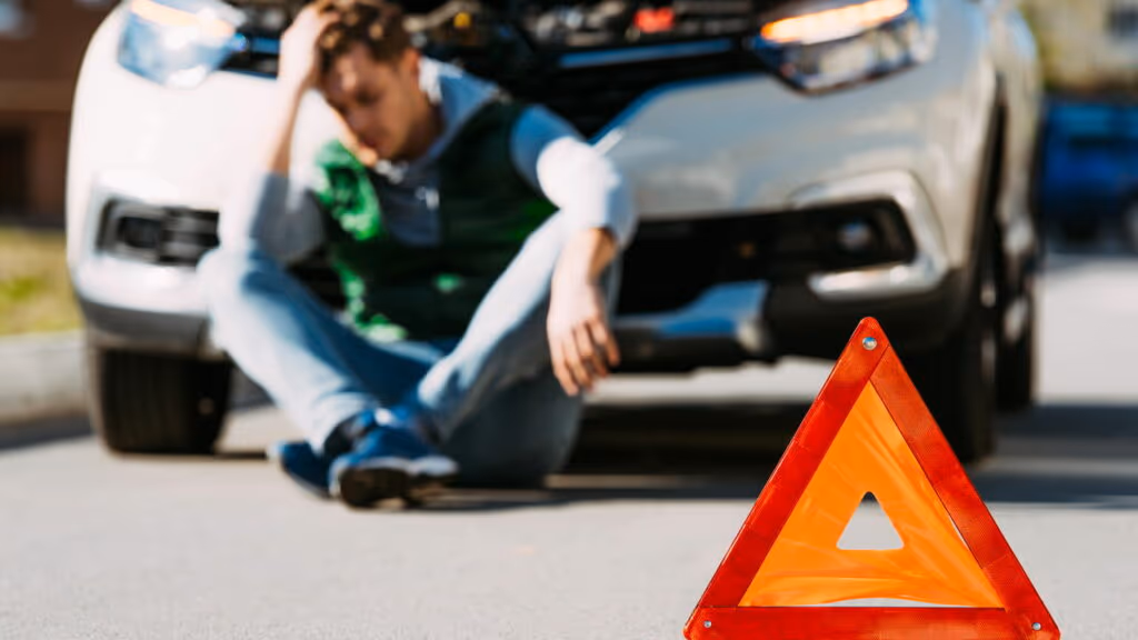 O que fazer se o carro quebrar no meio da estrada — passo a passo