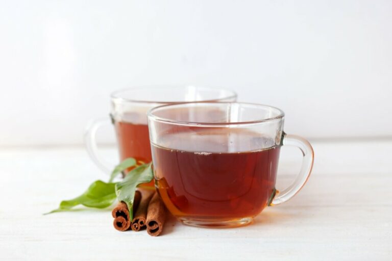 5 receitas de chá verde para ajudar a eliminar peso no inverno