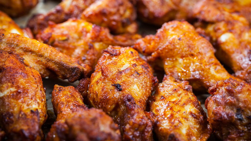 Como fazer um churrasco completo usando apenas cortes de frango