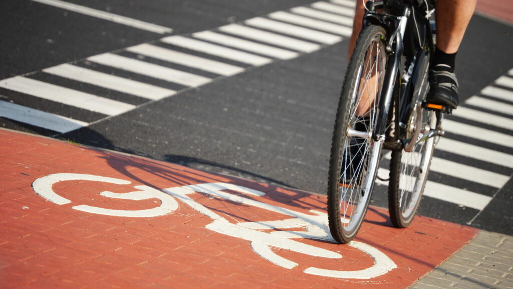 Por que parar em ciclovias e ciclofaixas é infração grave e perigosa