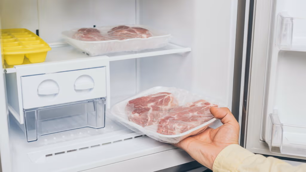 Dicas para não errar na hora de congelar e descongelar marmitas