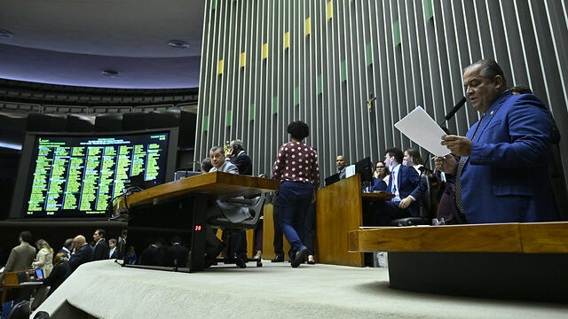 Congresso aprova liberação do uso de emendas para pagar salários na área da saúde