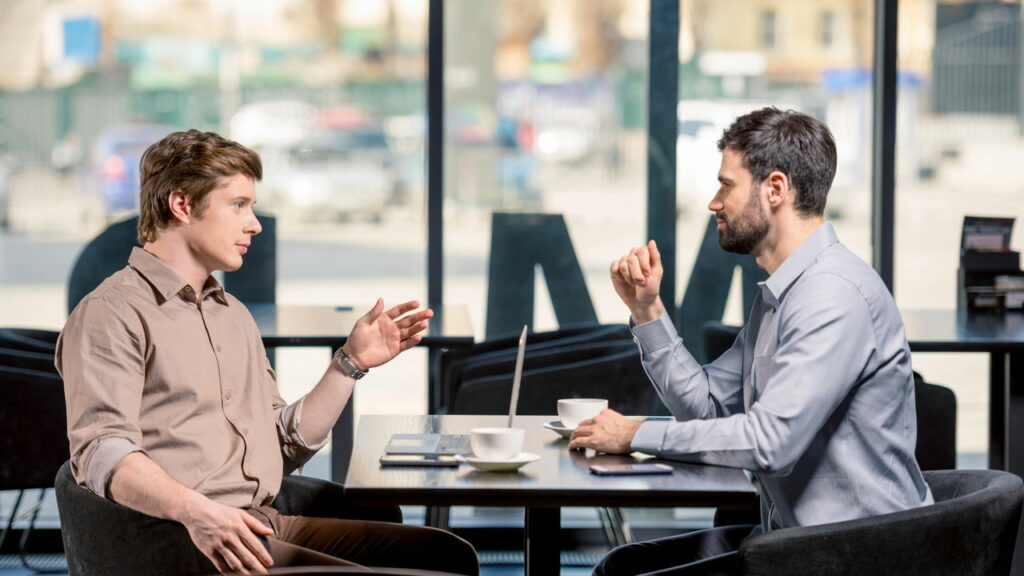O truque dos bilionários para dominar qualquer conversa