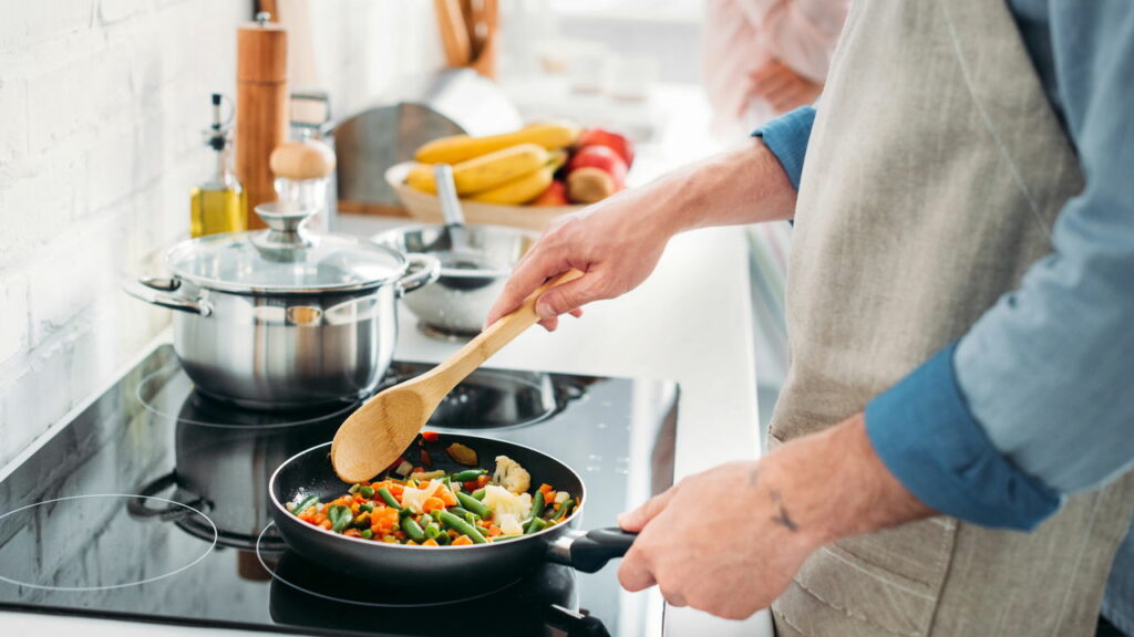 Como economizar na cozinha usando sobras de alimentos