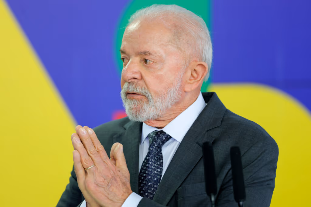 Lula acena aos evangélicos (de longe)