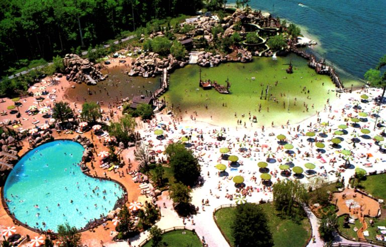 Os 2 parques abandonados da Disney