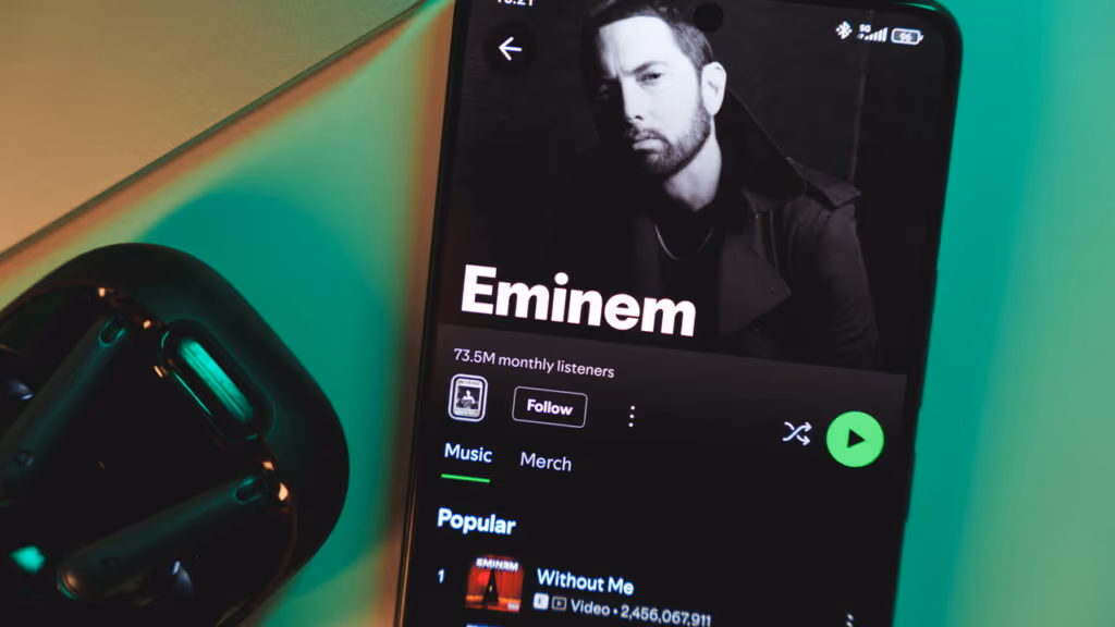 Eminem e Meta entram em disputa de R$ 616 milhões
