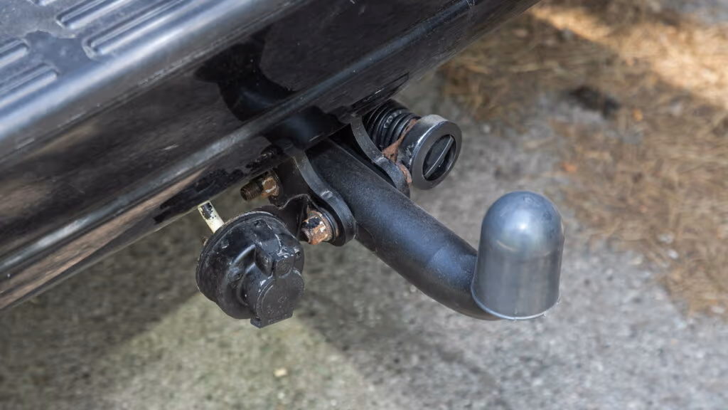 O que diz a lei sobre uso de engate para reboque em carros de passeio