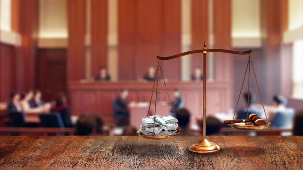 Falso testemunho durante julgamento leva homem a condenação de 4 anos