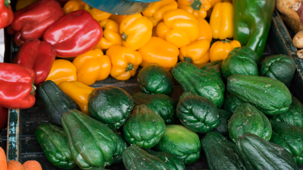 Como aproveitar legumes maduros da feira antes que estraguem