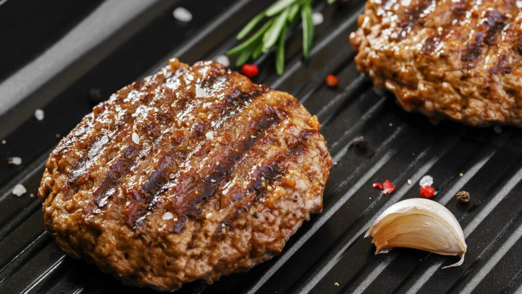 Os melhores cortes para fazer hambúrguer artesanal no churrasco