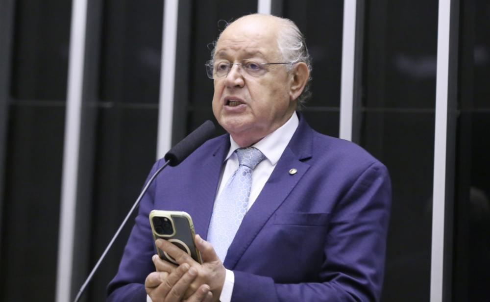 Deputado apresenta projeto para retirar cédulas de R$ 100 e R$ 200 de circulação