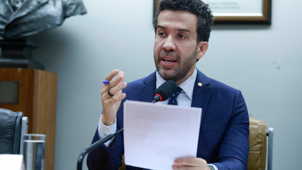 A quitação do acordo de Janones com a Justiça