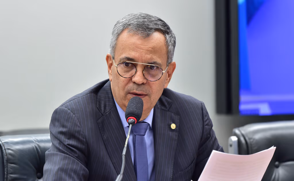 Cidades ligadas a deputado investigado receberam R$ 50 milhões em emendas