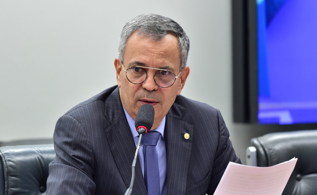 Cidades ligadas a deputado investigado receberam R$ 50 milhões em emendas