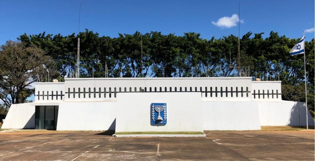 Israel fecha embaixada em Brasília após ataque no Irã