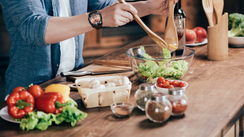 Dicas para montar um jantar para duas pessoas sem exagero e sem desperdício