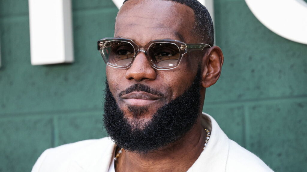 LeBron James é criticado por performance na NBA