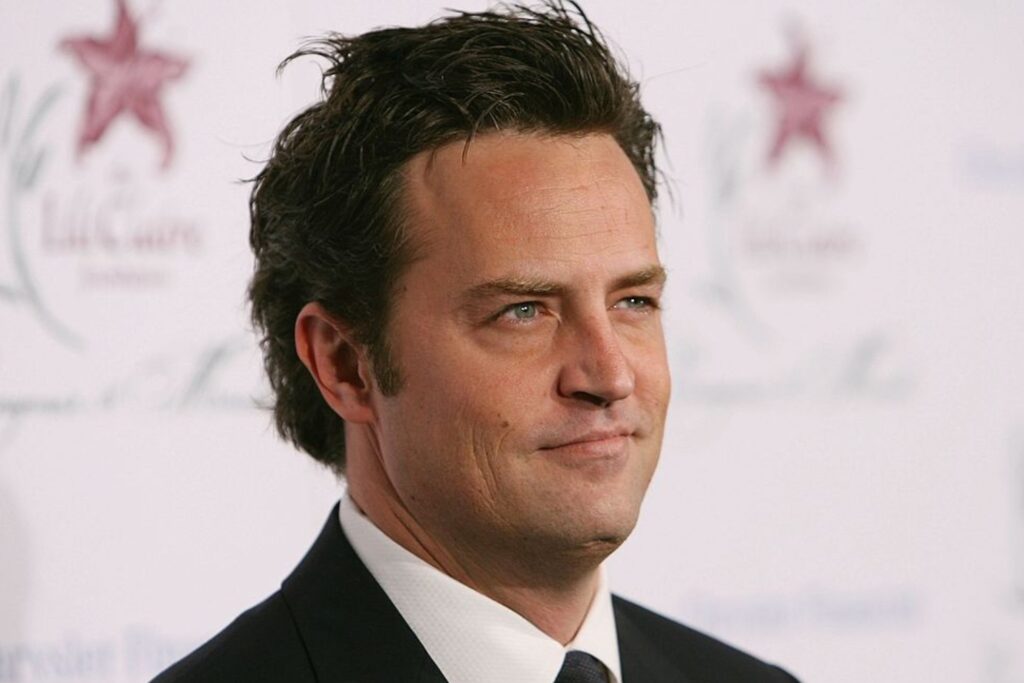 Médico de Matthew Perry vai se declarar culpado por morte do ator de ‘Friends’