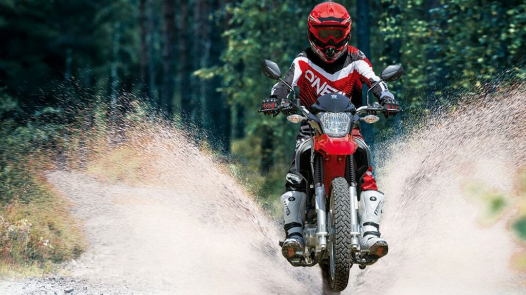 Nova moto da Haojue roda até 560 km e custa menos de R$ 19 mil