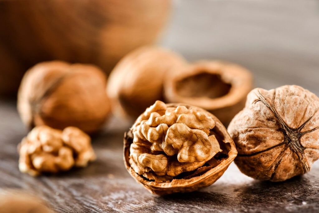 10 alimentos e bebidas que ajudam a queimar gordura abdominal