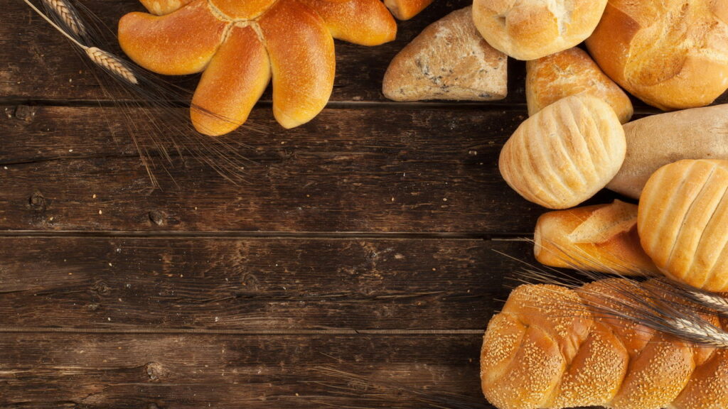 Dicas para reaproveitar pães amanhecidos em receitas salgadas e doces