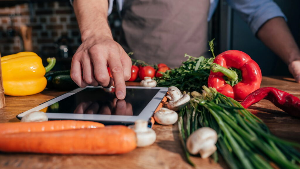 Como montar um cardápio semanal saudável gastando pouco