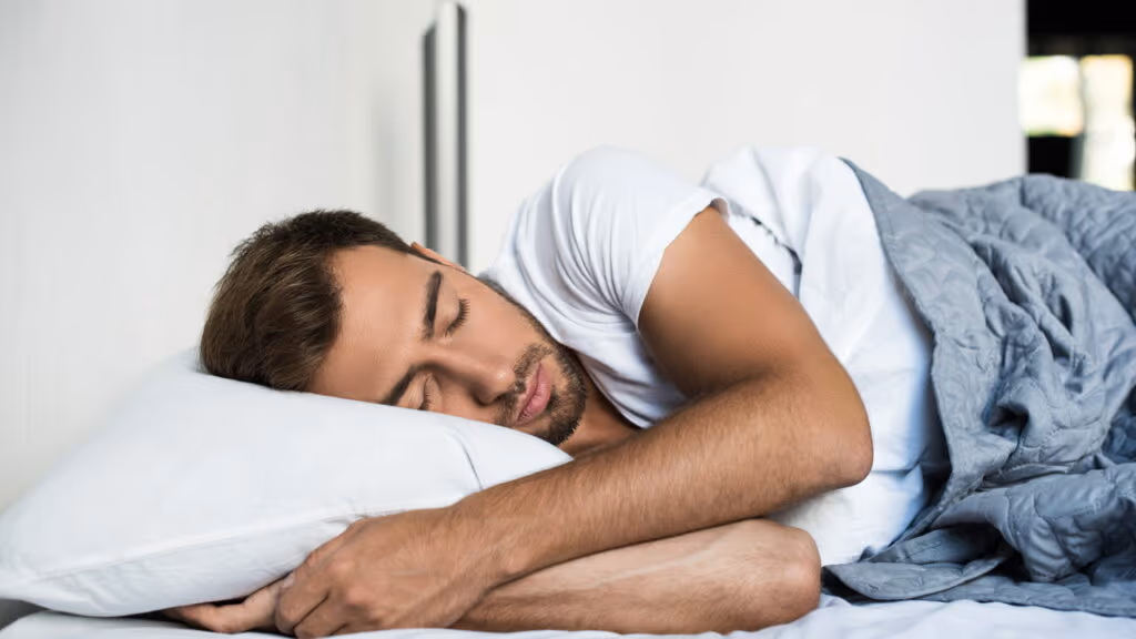 Por que sentimos vontade de mexer as pernas ao tentar dormir?
