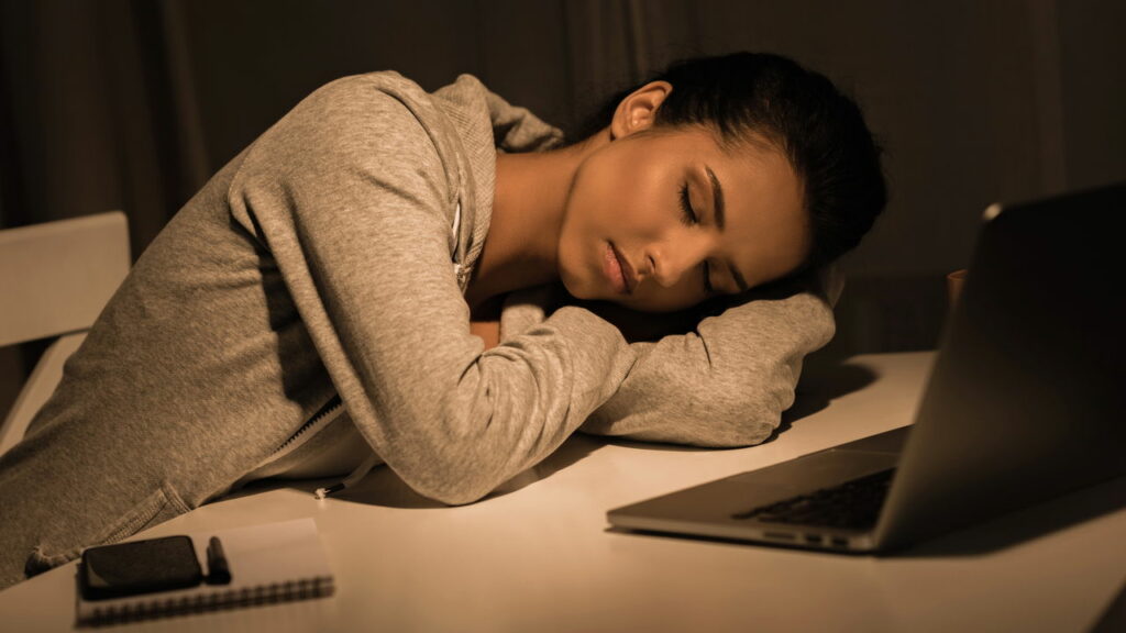Dicas práticas de como ter um sono de qualidade todas as noites