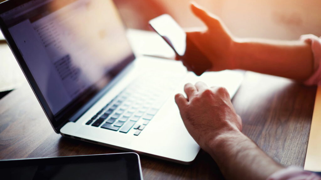 O que acontece com o cérebro de quem vive sem internet por muito tempo?
