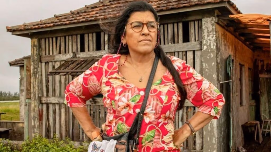 Globo adia programa de Regina Casé para 2026