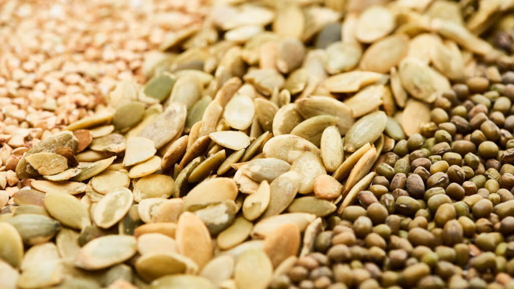 Como usar cascas, talos e sementes em receitas e reduzir o lixo na cozinha