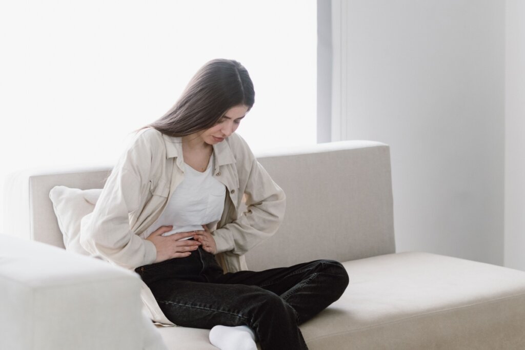 5 sintomas da síndrome do intestino irritável