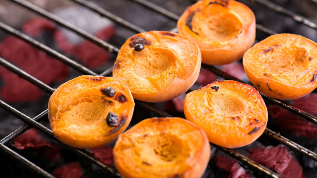 Como fazer sobremesas simples e econômicas para servir após o churrasco