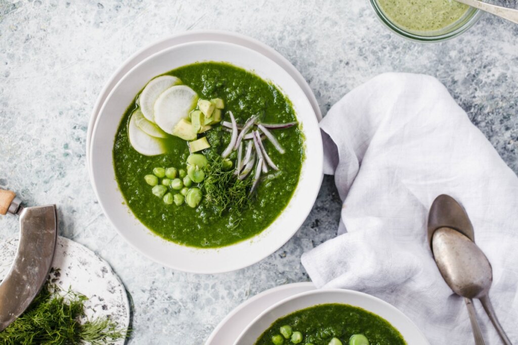 7 sopas detox para começar a semana